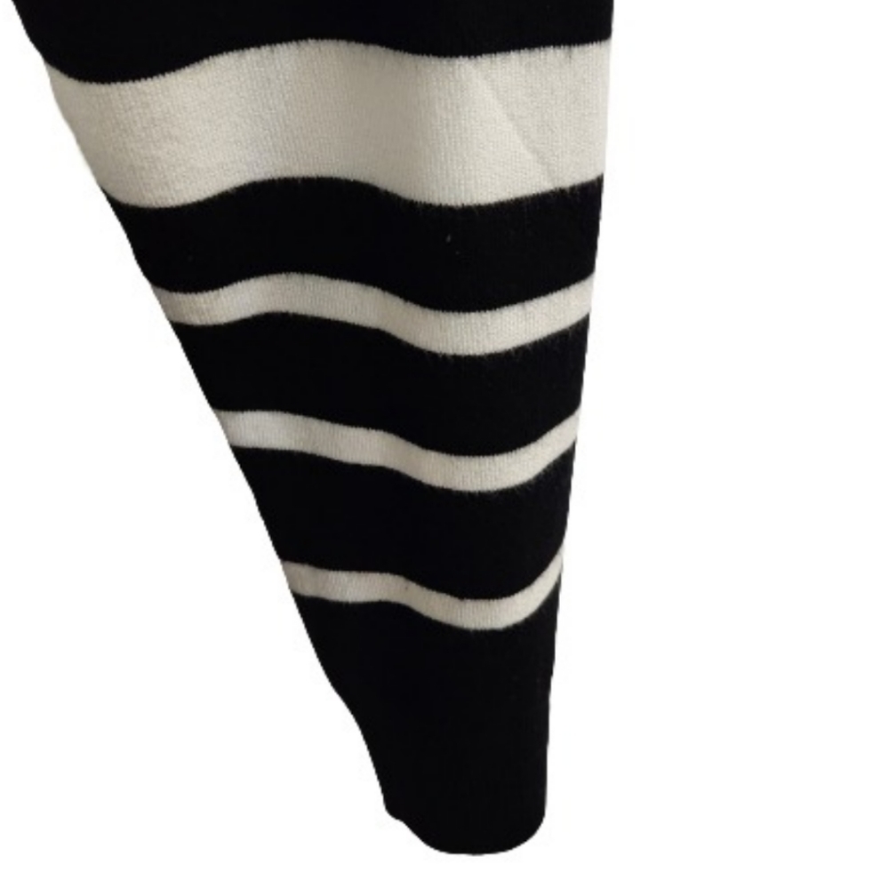🆕️⬇️Calvin Klein Winter White & Black Stripe Turtleneck - Picture 4 of 11